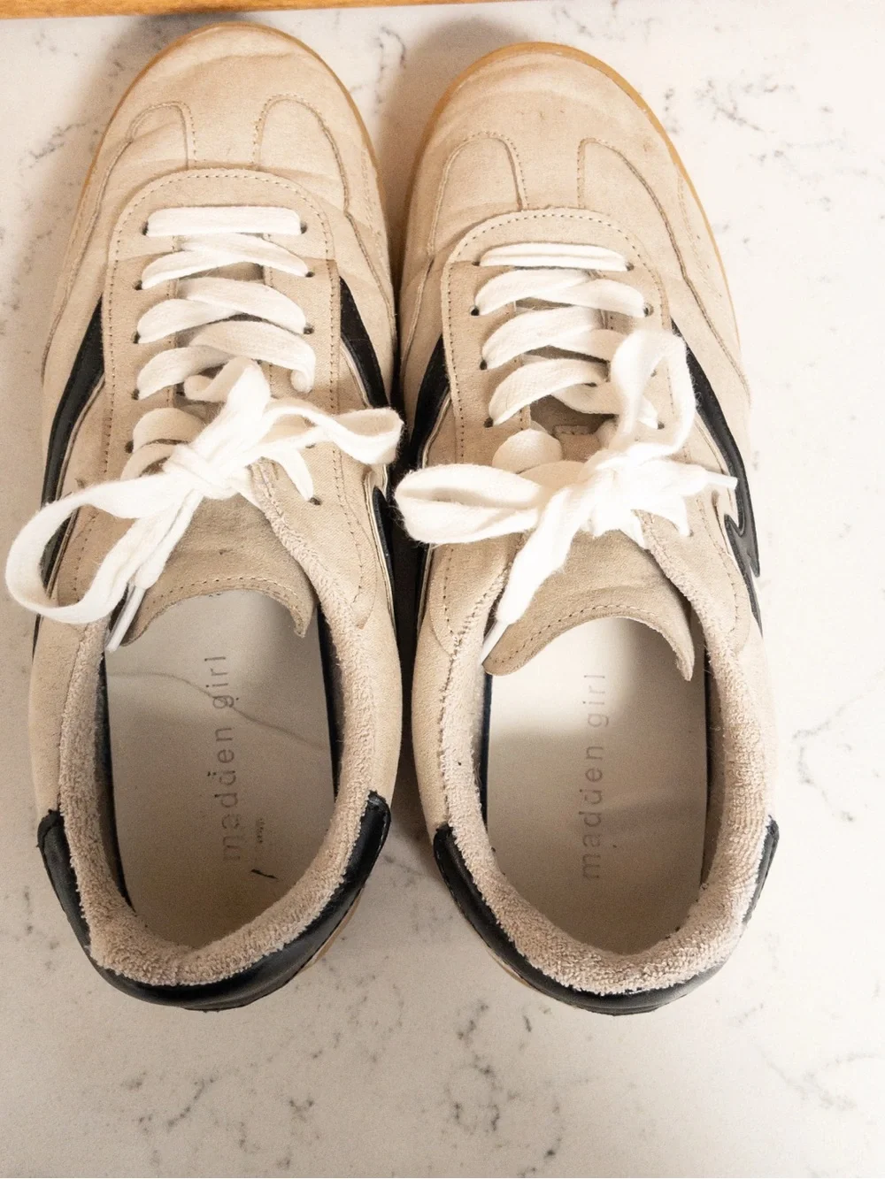 Madden Girl Steve Madden GIIA Tan & Black Gum Sole Sneakers Trainers 8.5 Sporty